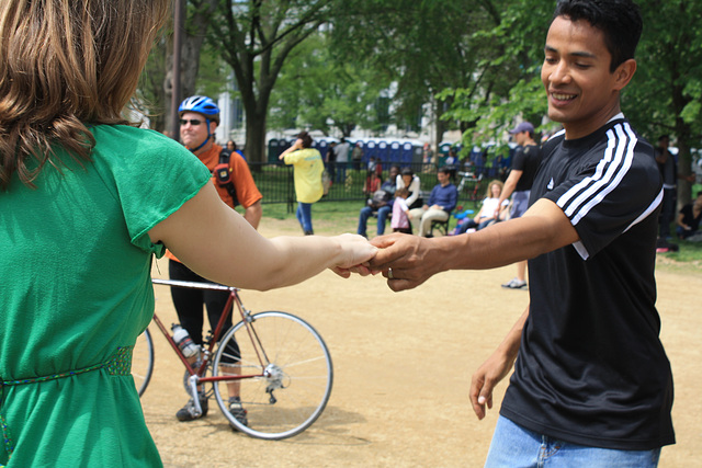 14.DanceCouple.EarthDay.ClimateRally.WDC.25April2010