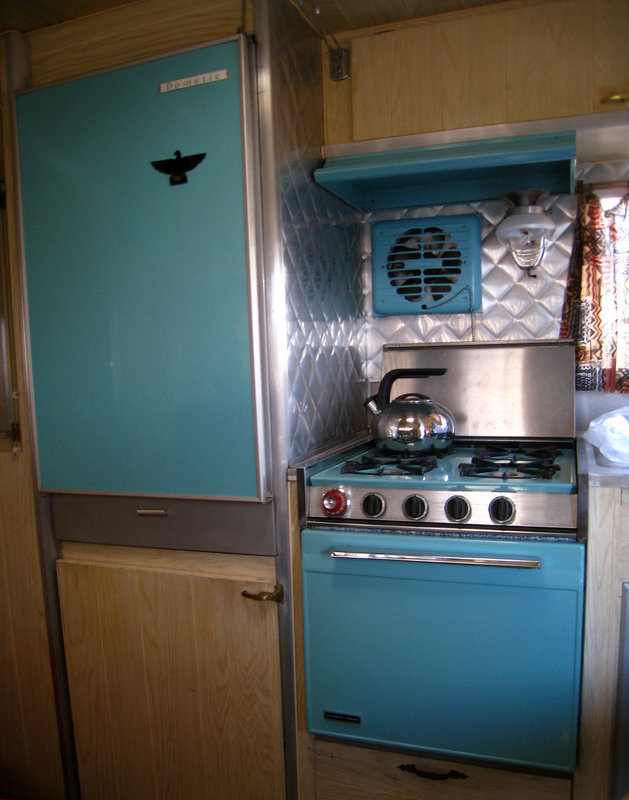 Aquamarine Appliances In Mobile Home (5473)