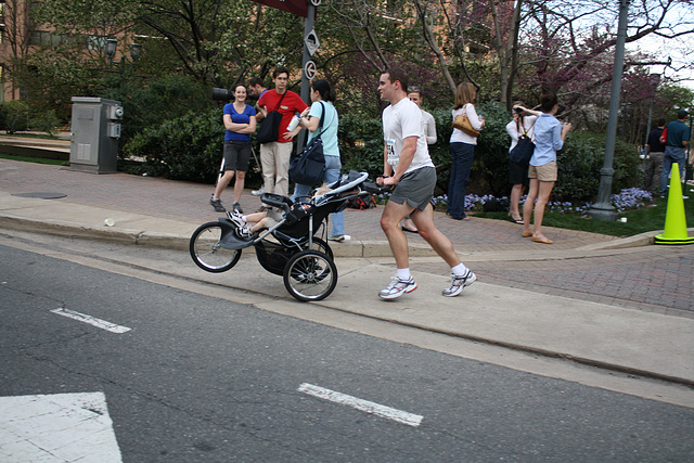 121.TheRace.5KRun.CrystalDrive.ArlingtonVA.2April2010