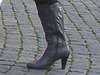 Kläd city Moms in white sneakers & high-heeled Boots / Ängelholm - Suède / Sweden.   23-10-2008