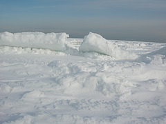 Eisschollen am Strand