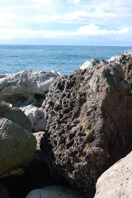 rokoj kaj maro - Felsen und Meer