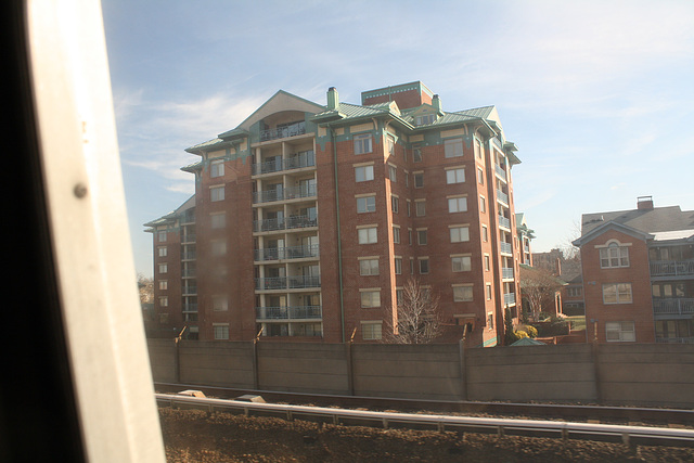 12.WMATA1.YellowLine.BraddockRoadStation.VA.7January2010