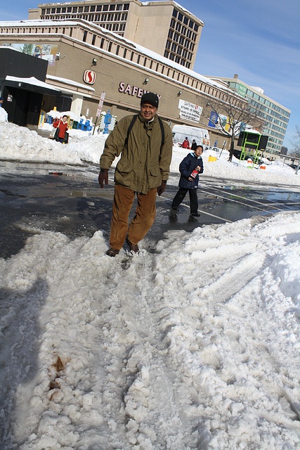 04.DayAfterBlizzard.WaterfrontStation.SW.WDC.7February2010