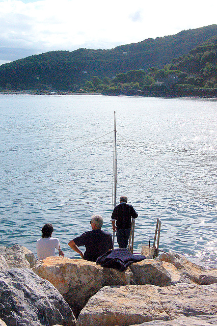 fiŝkaptistoj en Portoivenere - Angler in Portovenere