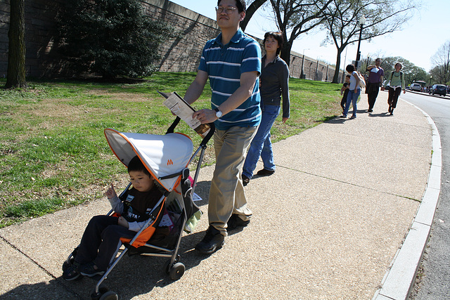 06.CherryBlossomFestival.TidalBasin.SW.WDC.1April2010