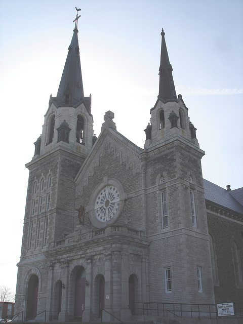 Église de Hawksbury /  Hawksbury's church . Ontario. CANADA.  19 mars 2010