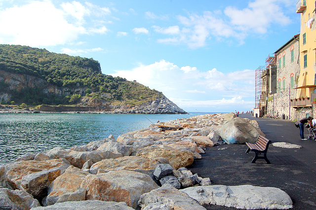 ŝtonkovrita bordo en Portovenere - steinbedecktes Ufer in Portovenere ŝtonkovrita bordo en Portovenere - steinbedecktes Ufer in Portovenere