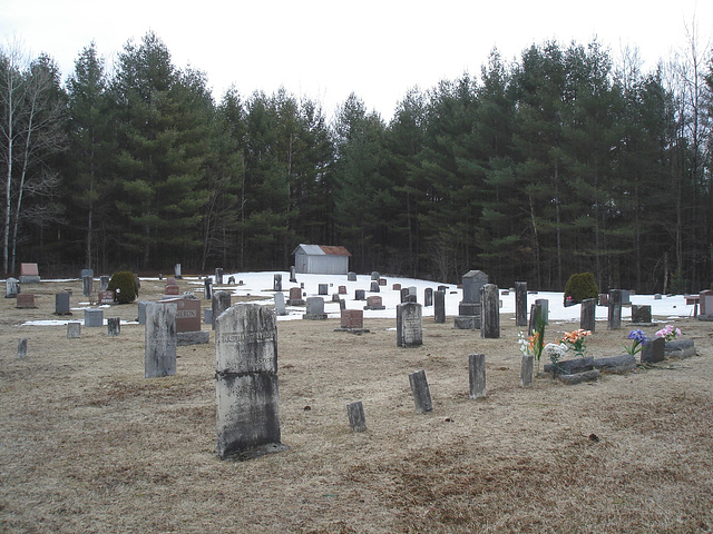 Union cemetery  / South Bolton. Québec, CANADA.  28 mars 2010