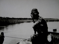 Angola, crossing the River Cuílo on a raft, 1966