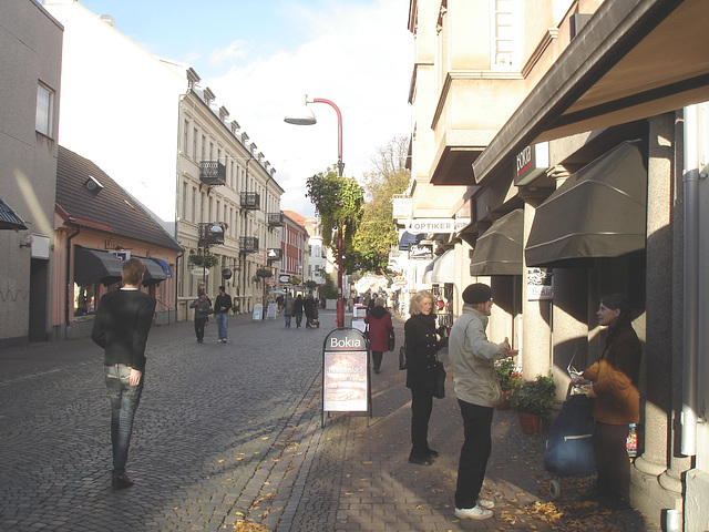 Swedish Bokia street scenery /  Scène de rue suédoise à la Bokia.