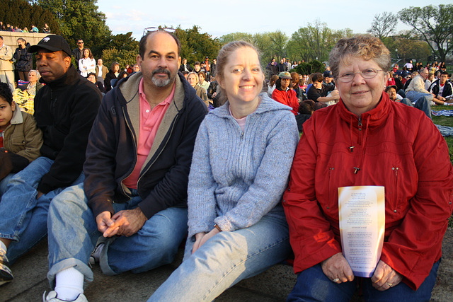 45.EasterSunriseService.LincolnMemorial.WDC.4April2010