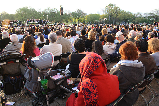 53.EasterSunriseService.LincolnMemorial.WDC.4April2010