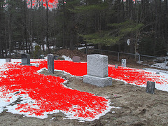 -Union cemetery  / South Bolton. Québec, CANADA.  28 mars 2010 -  Tâches de sang  / Blood stains