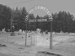 Union cemetery  / South Bolton. Québec, CANADA.  28 mars 2010 -  N & B