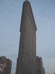 IRONFLAT building - Stabilité aérodynamique / Aerodynamic stability - New-York city.  Juillet 2009