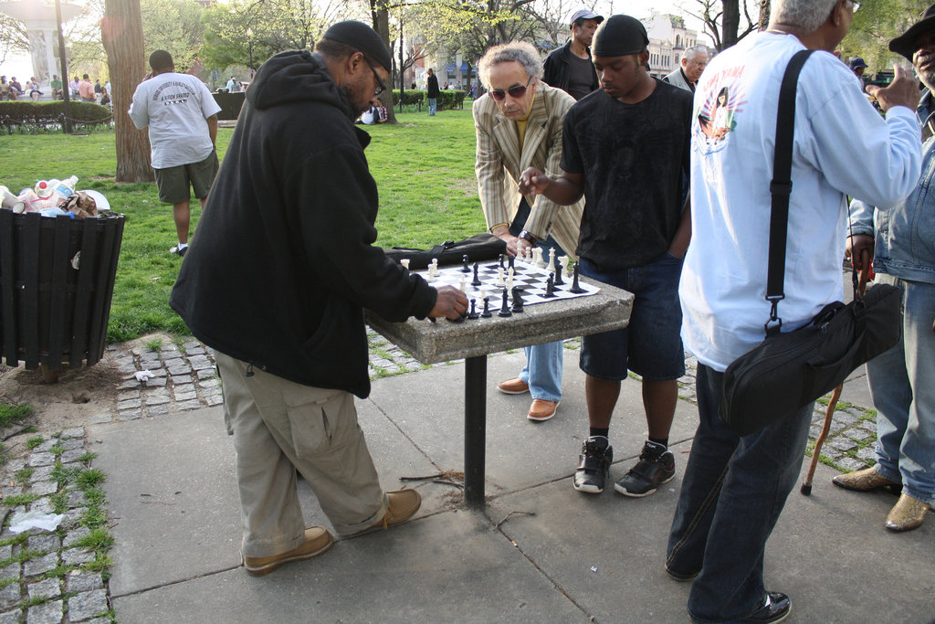 02.EasterSunday.Chess.DupontCircle.WDC.4April2010