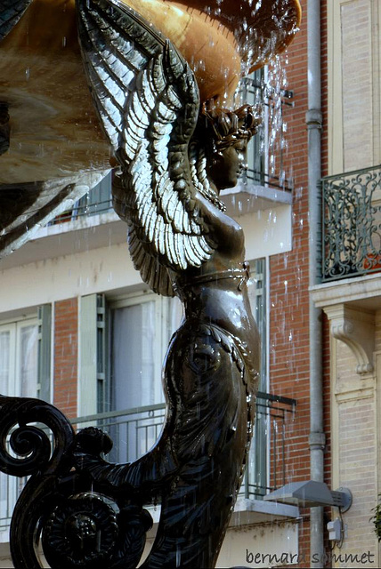 Fontaine de la place de la Trinité, détail