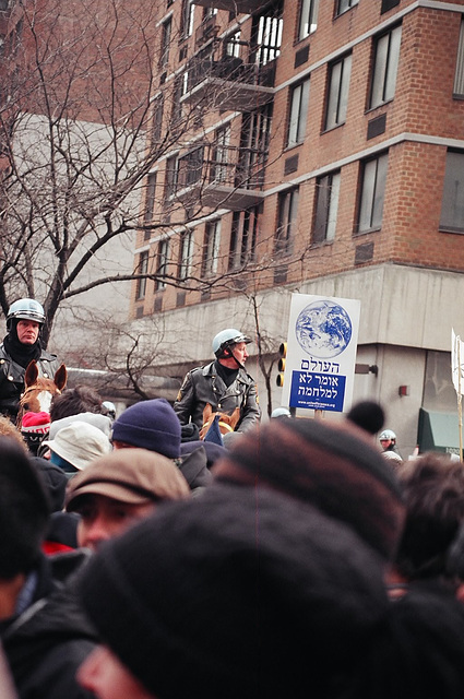 19.02.AntiWar.NYC.15February2003