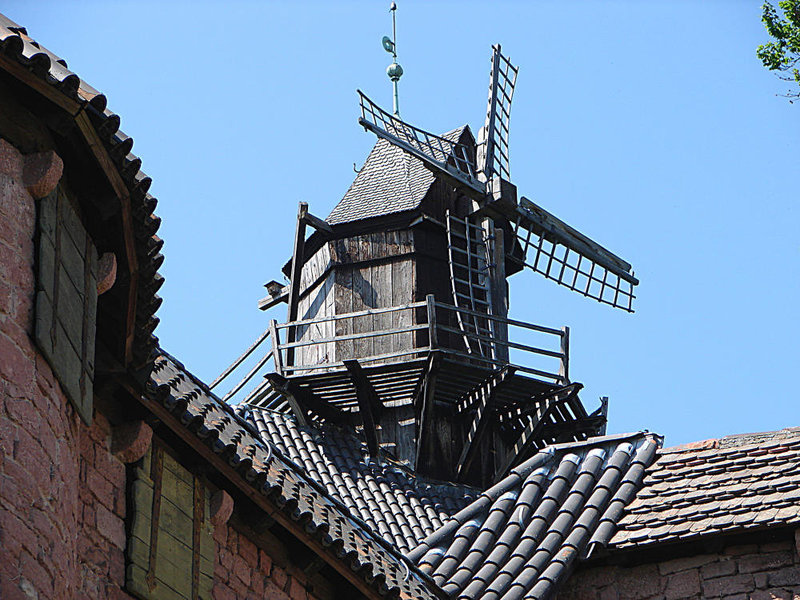 20070502 0330DSCw [F] Windmühle, Château du Haut-Koenigsbourg, Orschwiller, Elsass