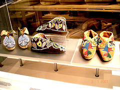 Colourful small Podoworld  /  Un petit monde en couleurs - Bata Shoe Museum / Toronto, Canada.  3 juillet 2007