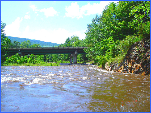 Pont et rivière  / Bridge and river - Vermont  USA