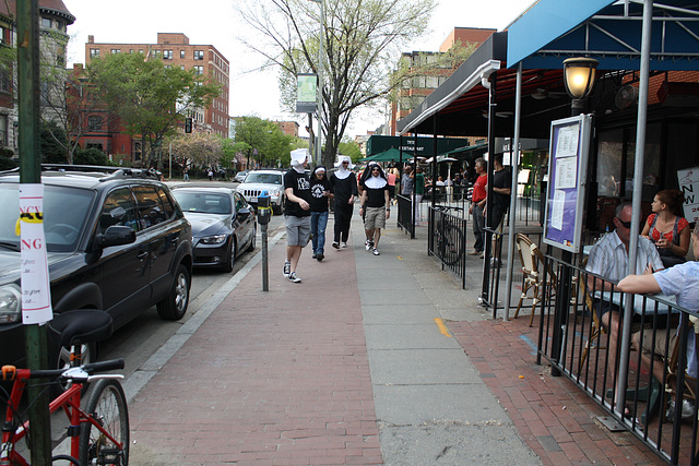 33.EasterBonnets.17thStreet.NW.WDC.4April2010