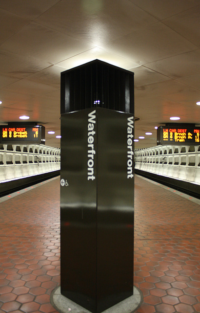 02.SnowBlizzard.WMATA.WaterfrontSEU.WDC.5February2010