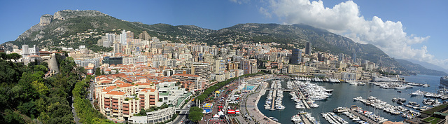 MONACO: Panorama de la principauté depuis le rocher. 01