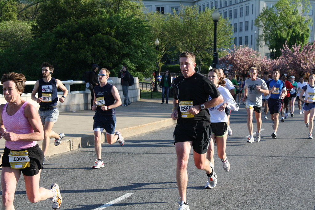 31.NCBF.10MileRun.TidalBasinEast.WDC.11April2010