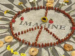 Imagine /   Central park -  New-York city.  20 Juillet 2008.  - In memory of John Lennon