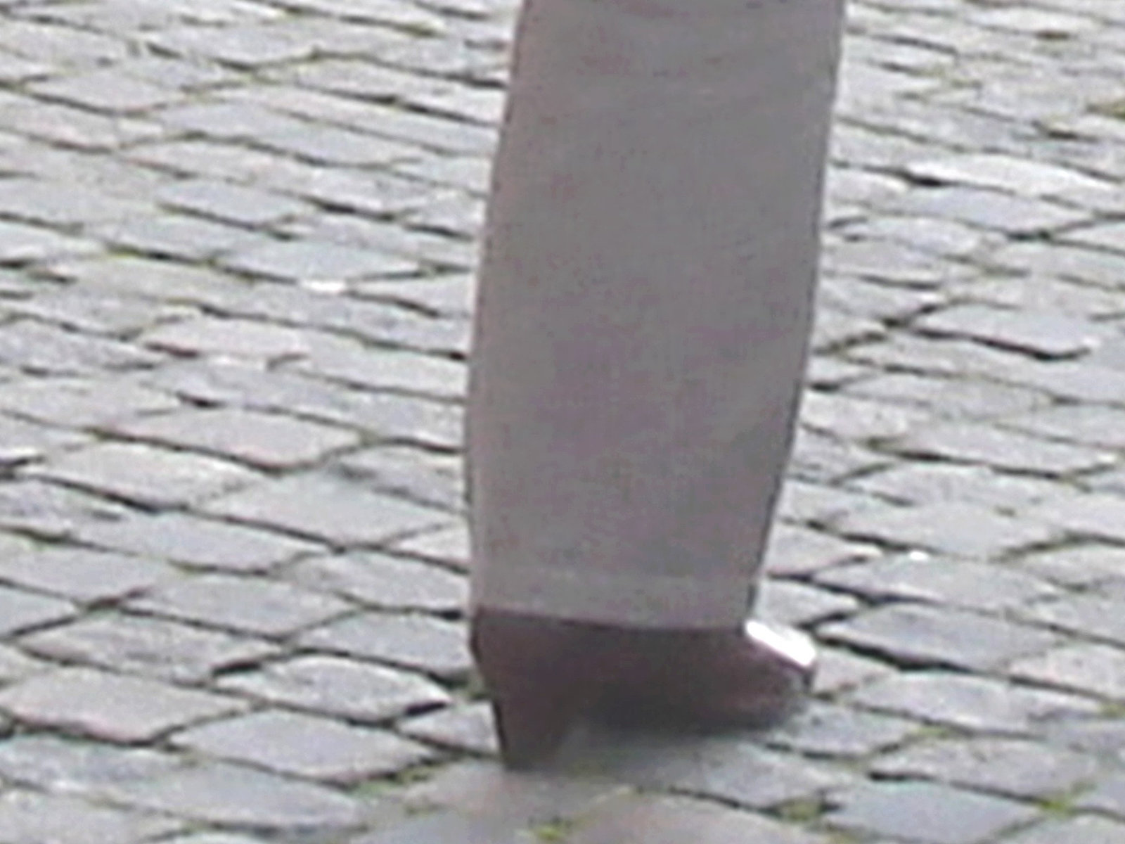 Handlesbanken ultra mature Lady in sexy rowboat shoes /  Jolie Dame d'âge mur en chaussures sexy à petits talons - Ängelholm  / Suède - Sweden.  23 octobre 2008