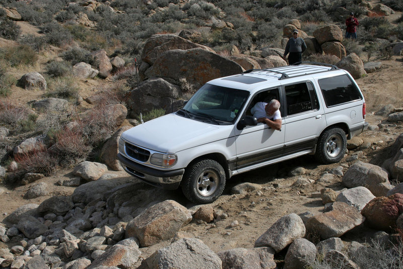 Descending Mengel Pass (4967)