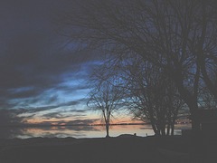 Coucher soleil au belvédère /  Viewpoint sunset  - Dans ma ville / Hometown -  2 mars 2010  - Photo originale éclaircie