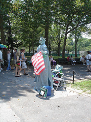 Human Liberty statue /  Statue humaine de la liberté -  New-York city /  20 juillet 2008 -  Avec date punchée