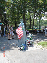 Human Liberty statue /  Statue humaine de la liberté -  New-York city /  20 juillet 2008