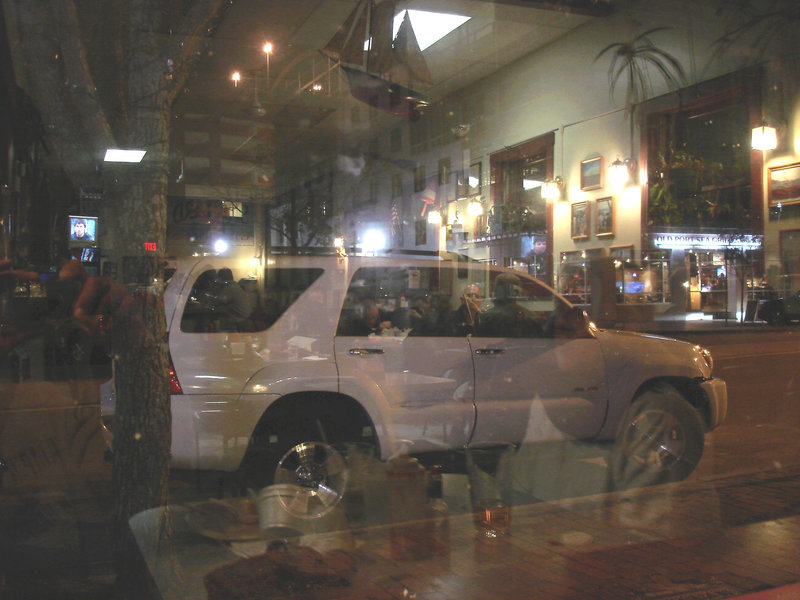 Ghost reflections  /  Reflets de fantômes -  Portland, Maine USA.  11 octobre 2009