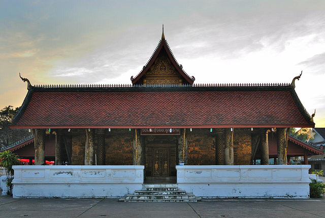 Wat Mai Suwannaphumaham