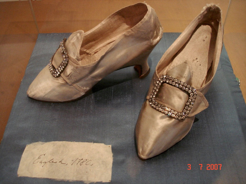 English 1780 era Heels / Bata Shoe Museum. Toronto, Canada.  3 juillet 2007