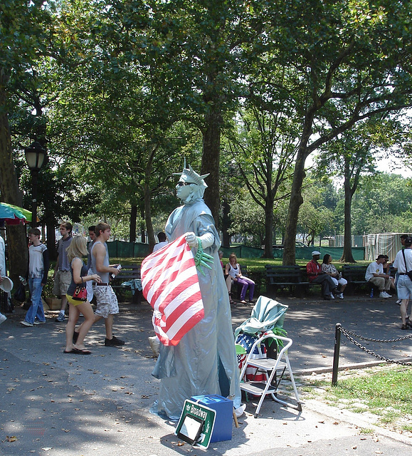 Human liberty statue /  NYC -   Sans date -  Création Krisontème