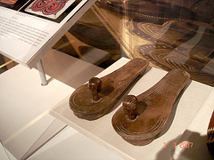 In the shape of Violin ancient sandals /  Bata Shoe Museum - Toronto, Canada.  3 juillet 2007