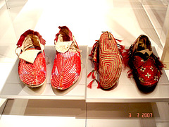 Footwears ageing from a very distant past /  Bata Shoe Museum - Toronto, Canada.  3 juillet 2007