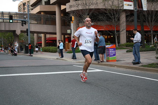 144.TheRace.5KRun.CrystalDrive.ArlingtonVA.2April2010