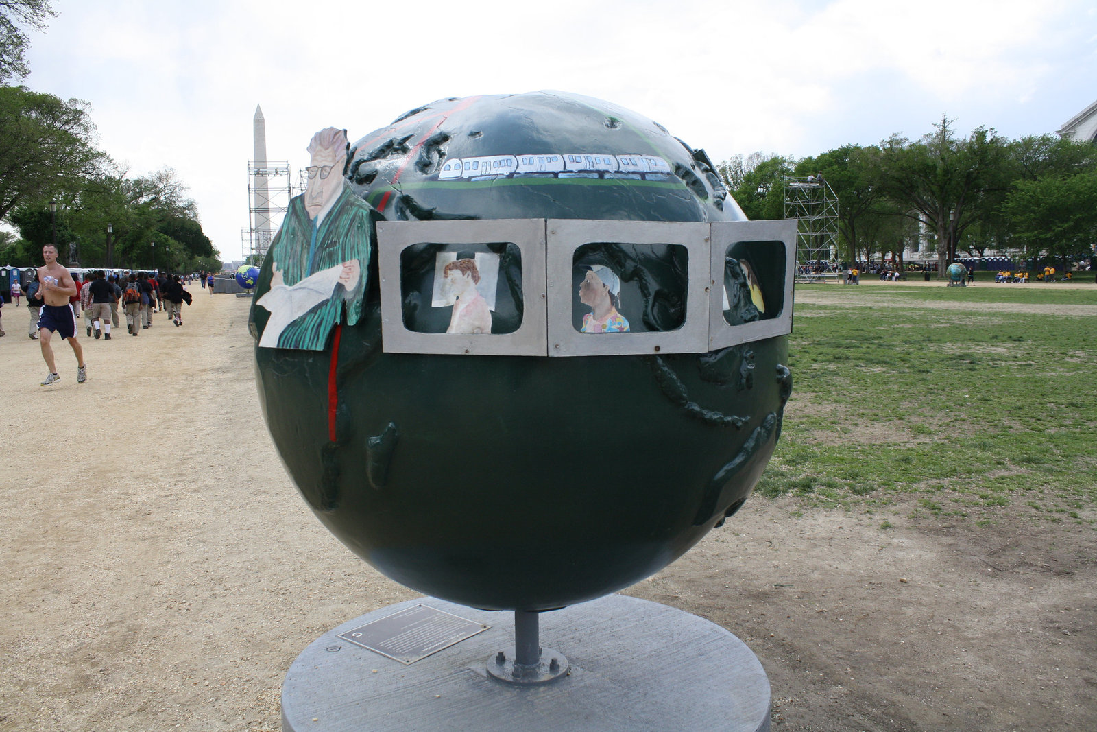 11.CoolGlobes.EarthDay.NationalMall.WDC.22April2010