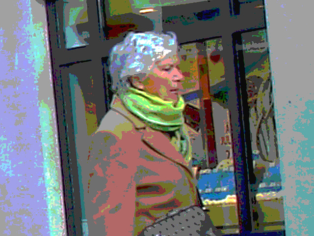 Guldfynd grey hair Swedish Lady on flats /   La Dame Guldfynd aux cheveux gris en talons plats - Ängelholm / Sweden - Suède.  23 octobre 2008- Postérisation