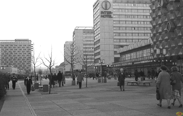 1984-03 .10 Dresdeno, Praga strato