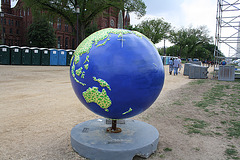 14.CoolGlobes.EarthDay.NationalMall.WDC.22April2010