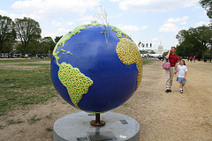 18.CoolGlobes.EarthDay.NationalMall.WDC.22April2010