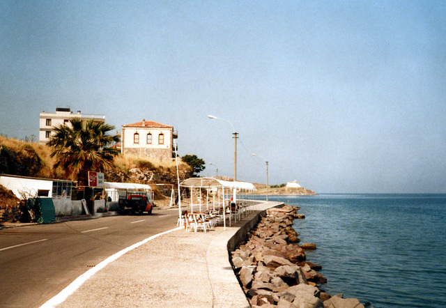Eski Foca Promenade