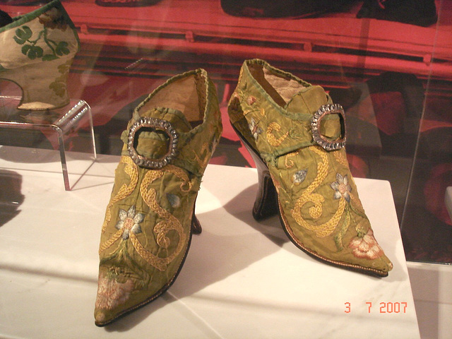 Sex-appealing Boots from the past /  Bata shoe museum / Toronto, Canada - 3 juillet 2007